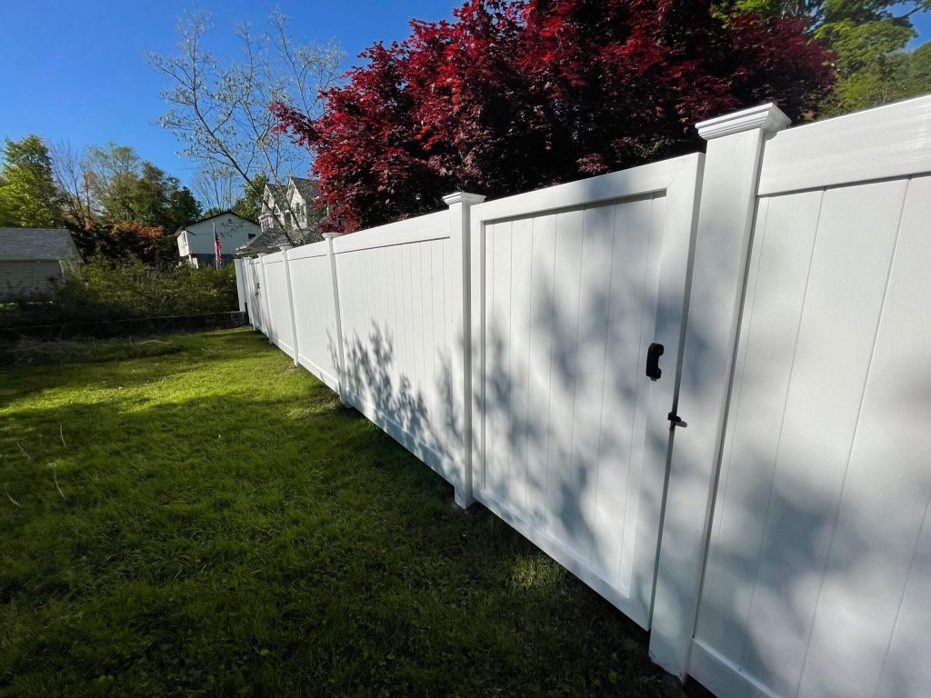 Who’s the Best Vinyl Fence Installer in Monroe, NY? 10 Vinyl Fence Installation in Bedford, NY